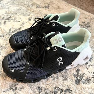 On Cloudflyer Running Shoes Womens Size 11